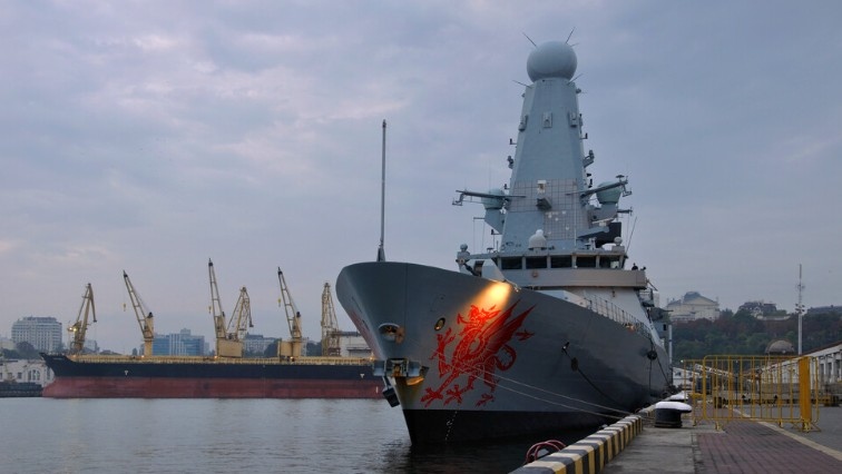 Британският разрушител HMS Dragon пристигна в Кипър съобщи в изявление министърът на отбраната