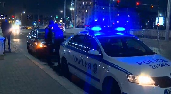 След издирване задържаха жената намушкала с нож четирима души в центъра на София