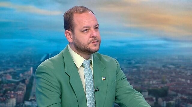 На Борислав Сандов и Тома Белев не им стигна времето