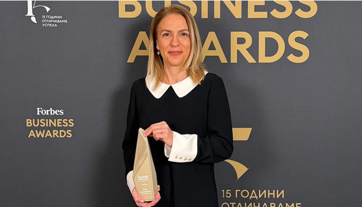 Петя Димитрова главен изпълнителен директор и председател на УС на Пощенска