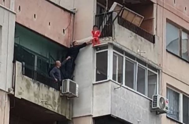 Има приемно семейство което е готово да приеме двете деца