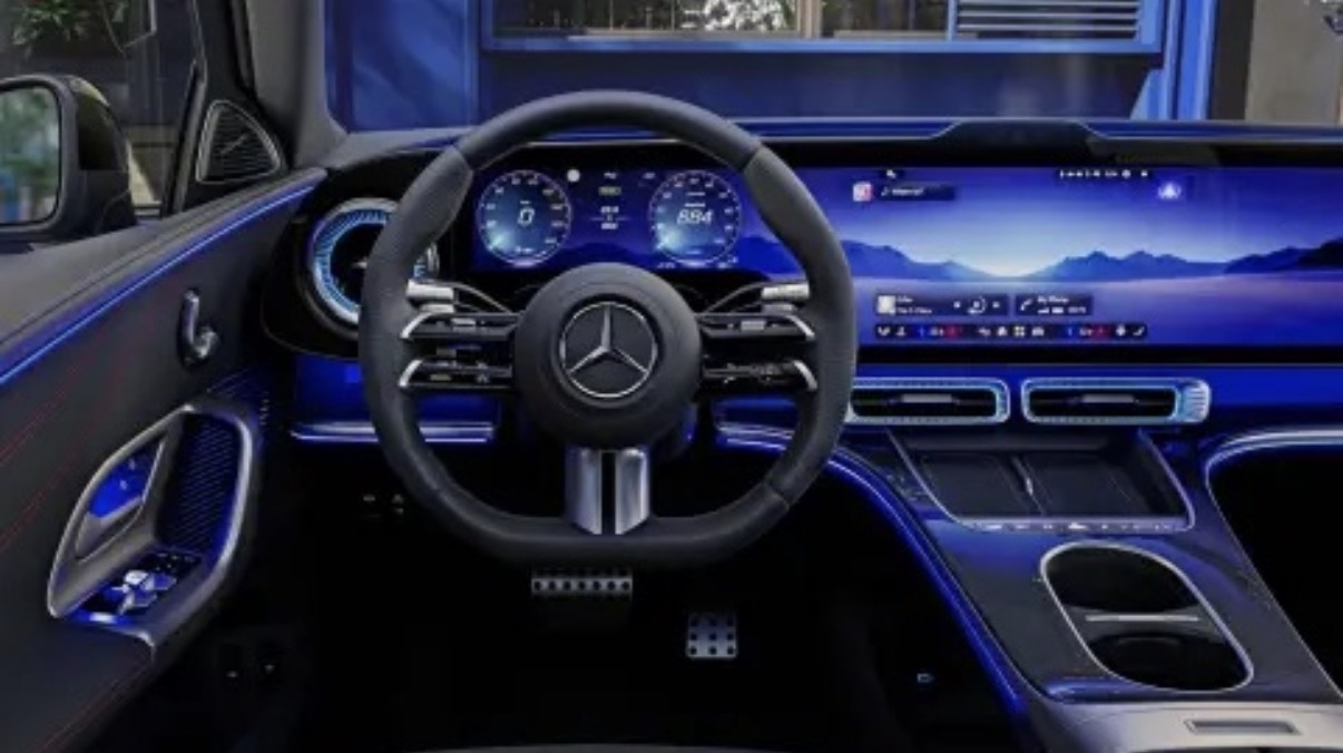 Mercedes Benz официално открехна завесата към следващата си голяма премиера като