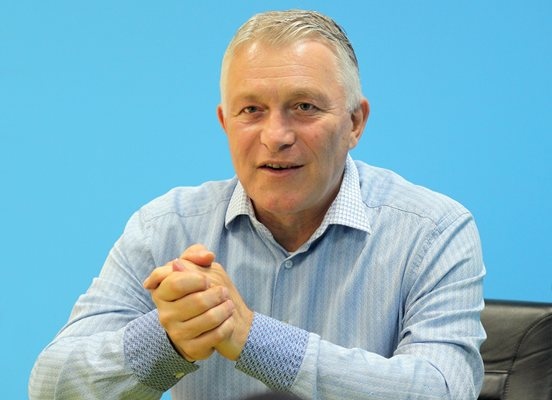Румен Радев е флиртувал със заклинанието за Русия Но няма как