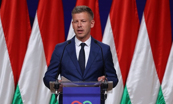 Очаква се новоизбраният премиер на Унгария Петер Мадяр да положи