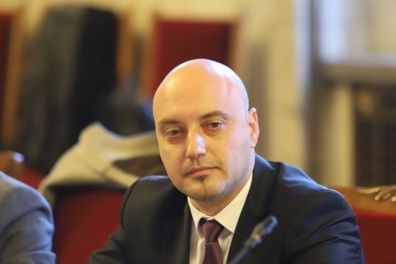 Прокурорската колегия е една шпицкоманда Тя се съобразява със силните