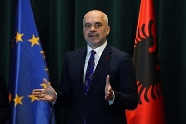Европейският съюз прави сериозна грешка като не води директен диалог