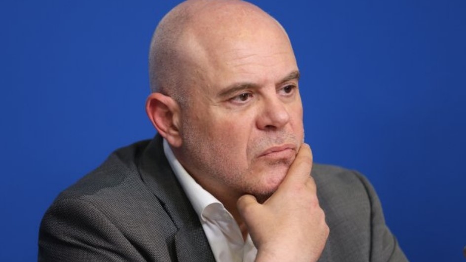 Аз не мога да гадая защо Сарафов се оттегли три