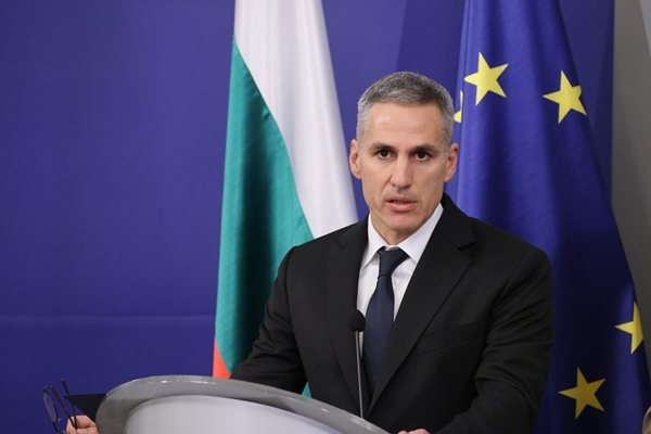Очакваме новите управляващи да не се огънат Търсенето на врагове