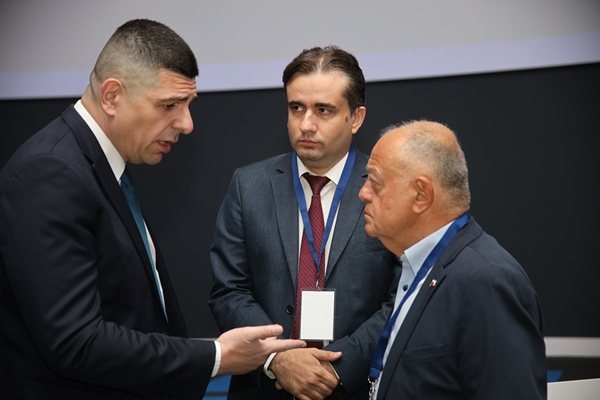 Още в първия ден на 52 рото Народно събрание народните представители