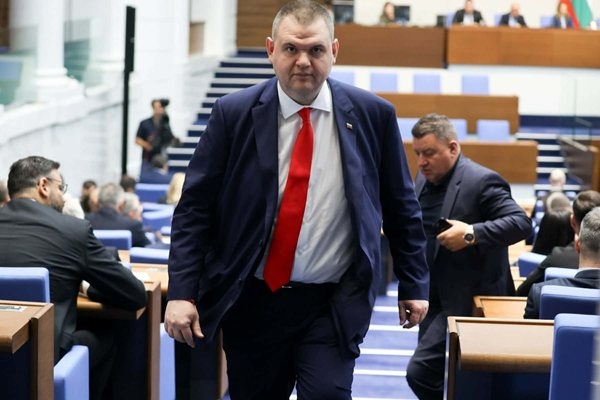 Парламентът отхвърли предложението за временна комисия която да се занимае