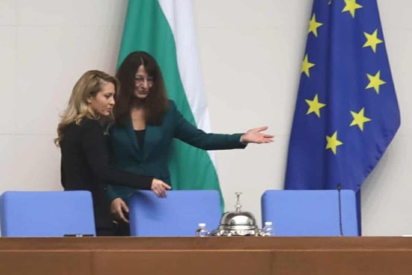 Николета Кузманова която бе зам председател на 51 вото Народно събрание от