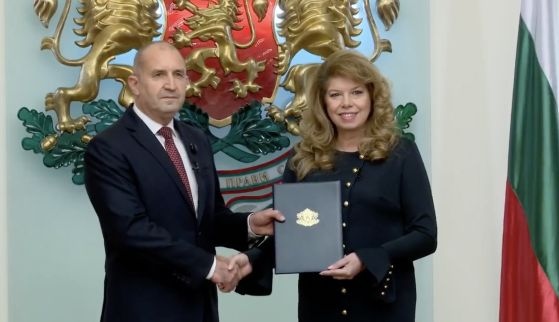 Президентът Илияна Йотова връчи първия проучвателен мандат за съставяне на