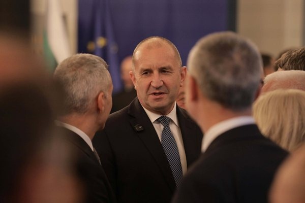 Първото заседание на новото правителство на Румен Радев ще е още днес