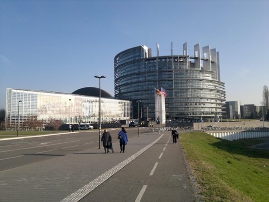 Нов надпартиен алианс от евродепутати призовава за бързото създаване на