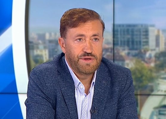 Сарафов трябваше да си подаде оставката много отдавна Това коментира