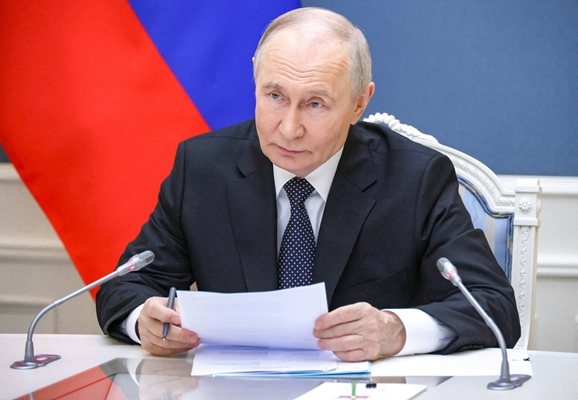 Когато Владимир Путин беше уловен от включен микрофон да казва на Си