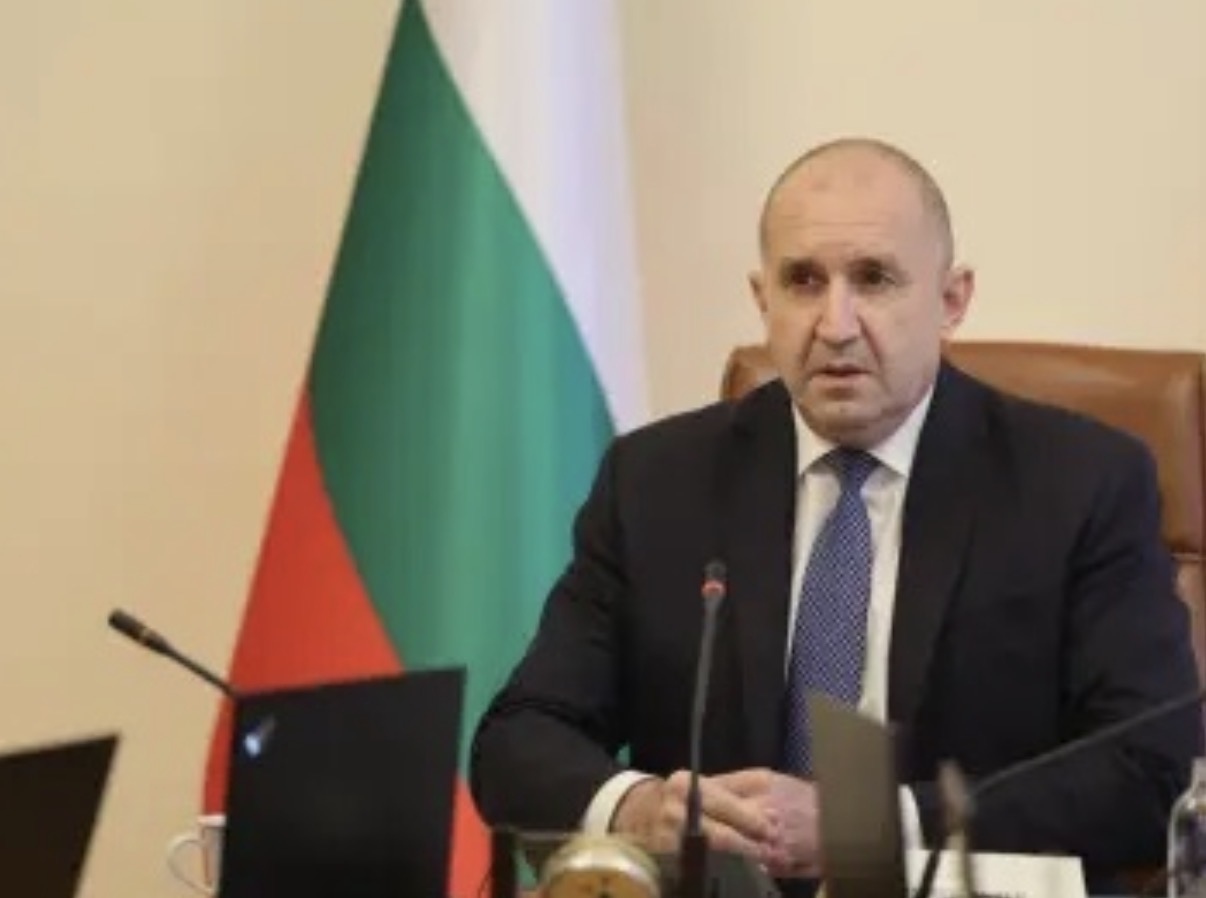 Иван Костов в една от редките си медийни изяви зае