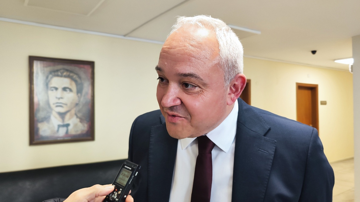 Общо 1098 служители на МВР са навършили пенсионна възраст към