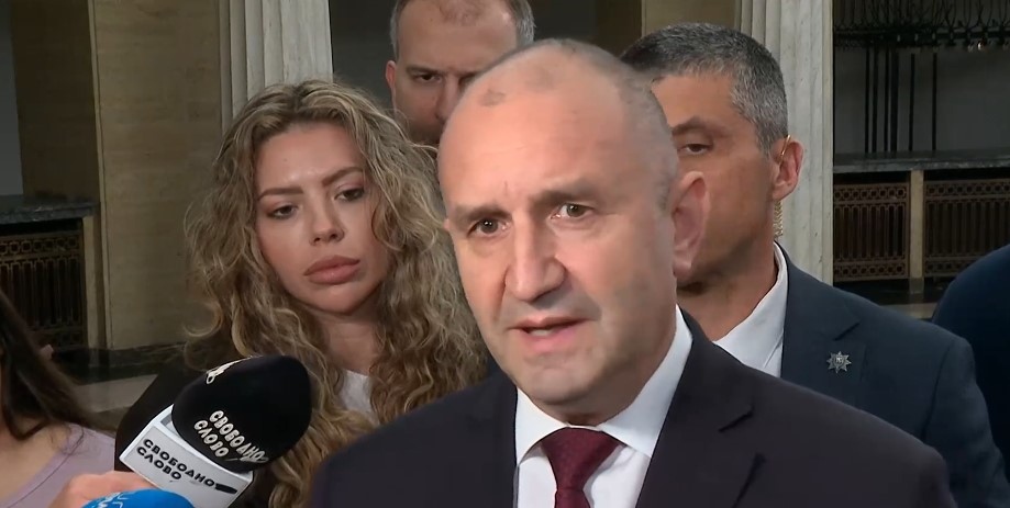 В момента обмисляме всички варианти Това каза премиерът Румен Радев