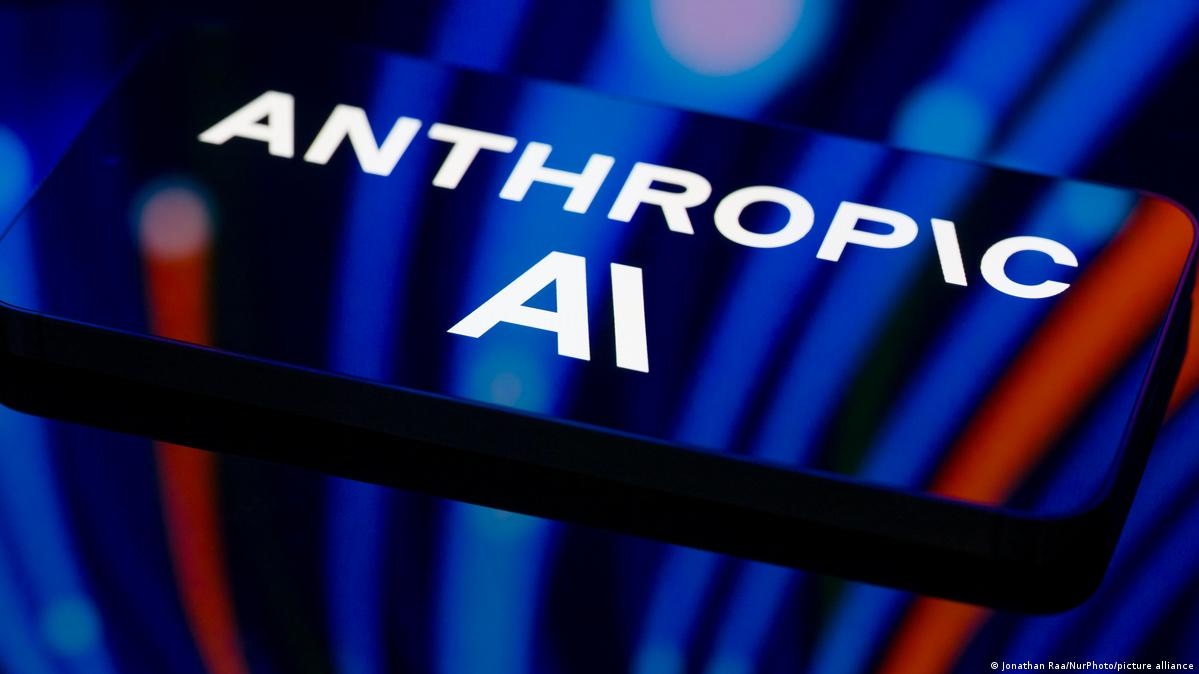 Компанията Anthropic съобщи че е преустановила достъпа до два от