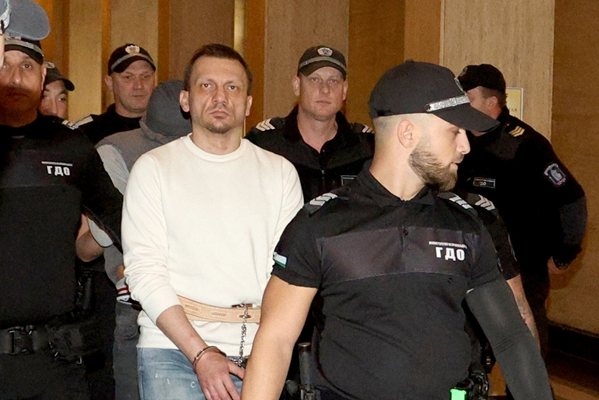 Подсъдимият по 4 обвинения д р Станимир Хасърджиев от седмица