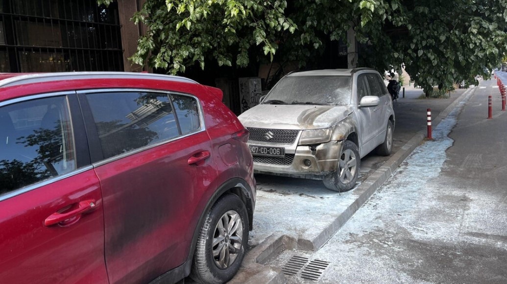 Два автомобила използвани от българското посолство в Скопие са били