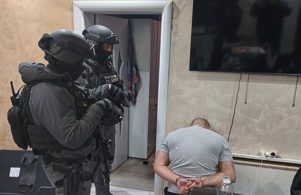Натопен съм от проститутка която обичам Това е Светла Василева