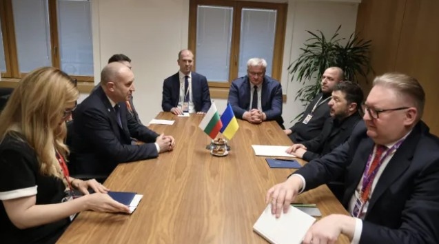 Премиерът Румен Радев разговаря с президента на Украйна Володимир Зеленски