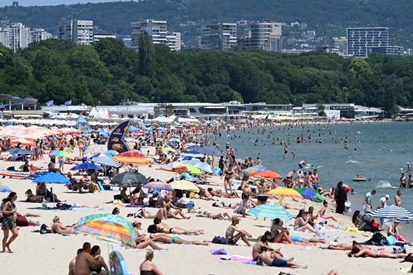 Мониторингът на морската вода в зоната за къпане в района