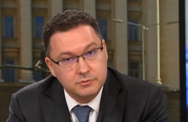 Една партия винаги трябва да се обновява Делян Добрев и