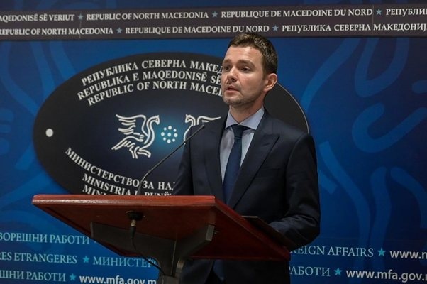 България никога няма да успее със сила да смени самосъзнанието