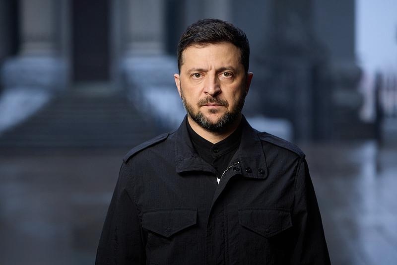Украинският президент Володимир Зеленски съобщи че е разговарял по телефона
