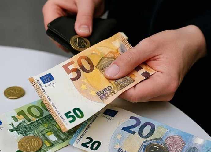 От днес започна изплащането на осъвременените пенсии От юли всички