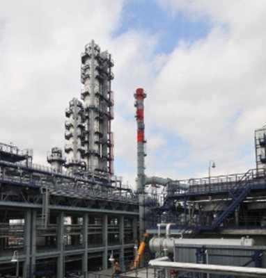 Най големият нефтопреработвателен завод в Русия – рафинерията в град