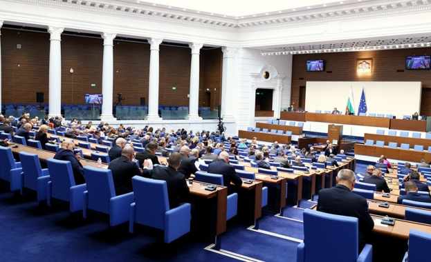 Парламентът прие на второ четене промени в Закона за кредитните