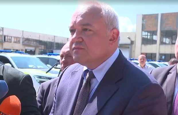 Поредна серия от сюжета около полетите на лидера на ДПС Делян