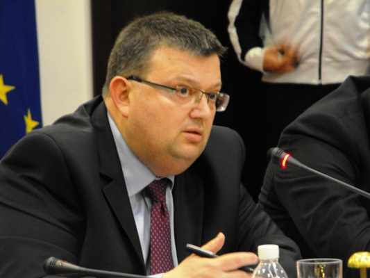  Бившият главен прокурор Сотир Цацаров си е купил вила в