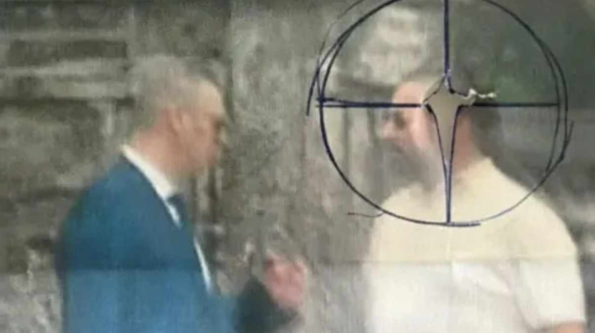 Получих снимка на която върху главата ми е поставена мишена