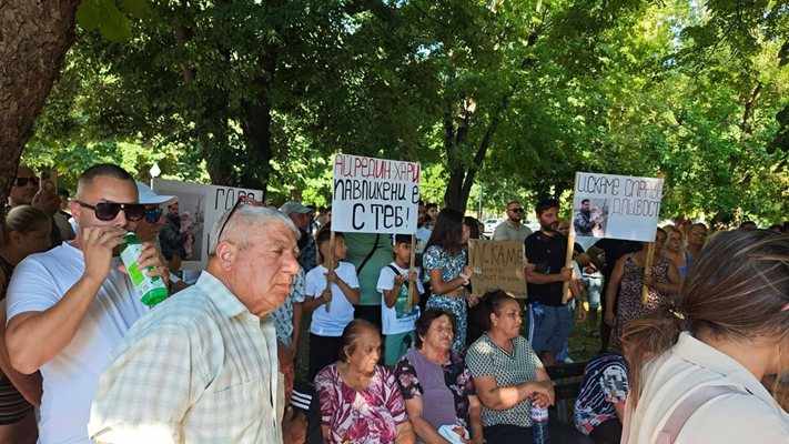 Павликени поиска справедливост за Айредин които пострада тежко при падане