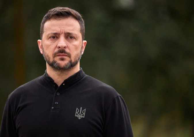 Украинският президент Володимир Зеленски заяви че освобождава от длъжност главнокомандващия