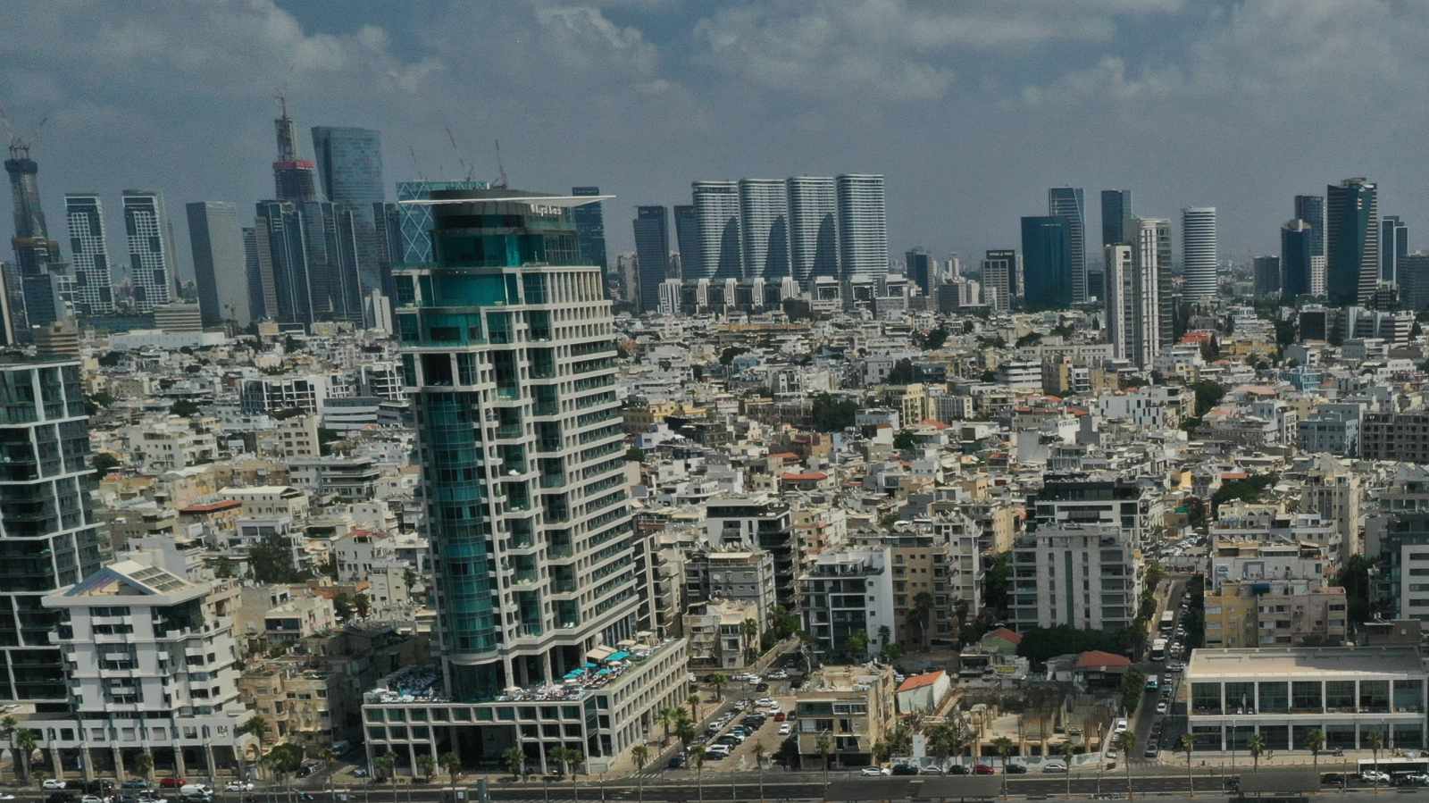 Американската армия съобщи че за дванайста поредна нощ нанася удари