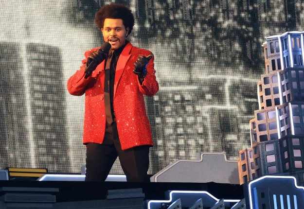 The Weeknd стана първият артист който разпродаде шест концерта на