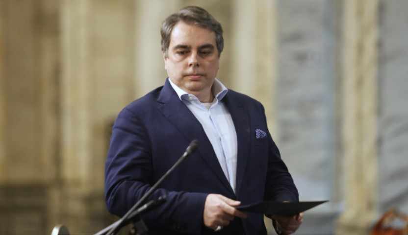 Лидерите на Продължаваме промяната Асен Василев и акад Николай Денков