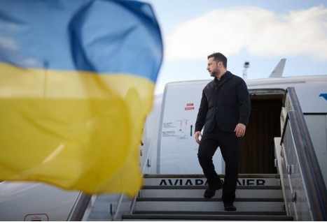 Украинският президент Володимир Зеленски пристигна в Съединените щати където му